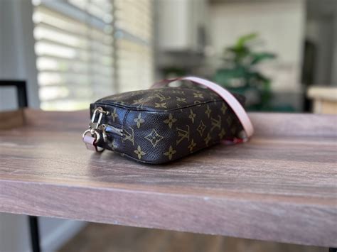 Louis Vuitton Trousse 23 bag – The Luxury Loop